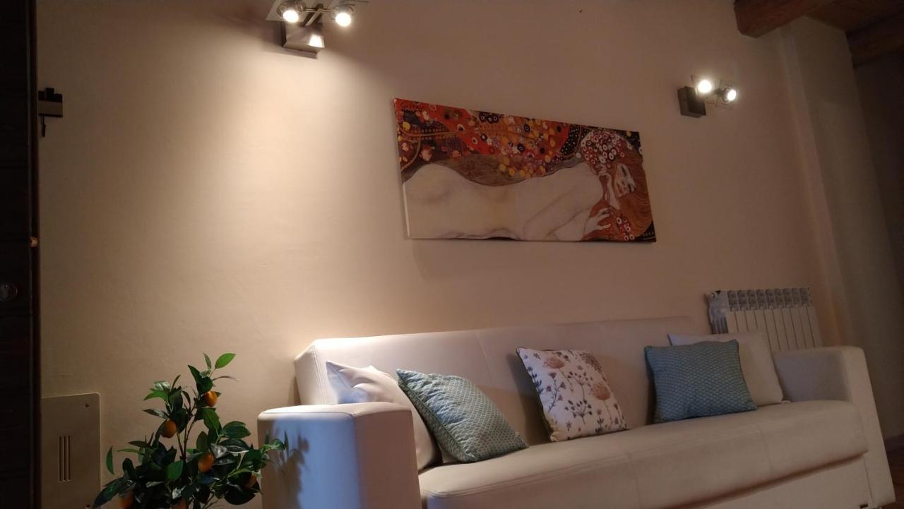 פבריאנו Il Borghetto Medievale Suite מראה חיצוני תמונה