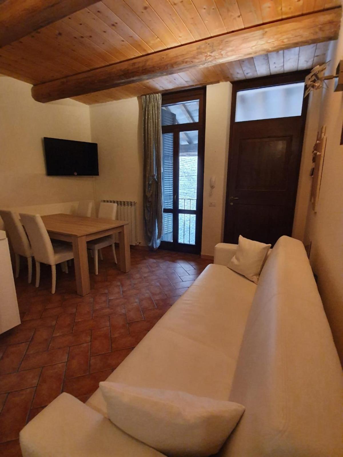 פבריאנו Il Borghetto Medievale Suite מראה חיצוני תמונה